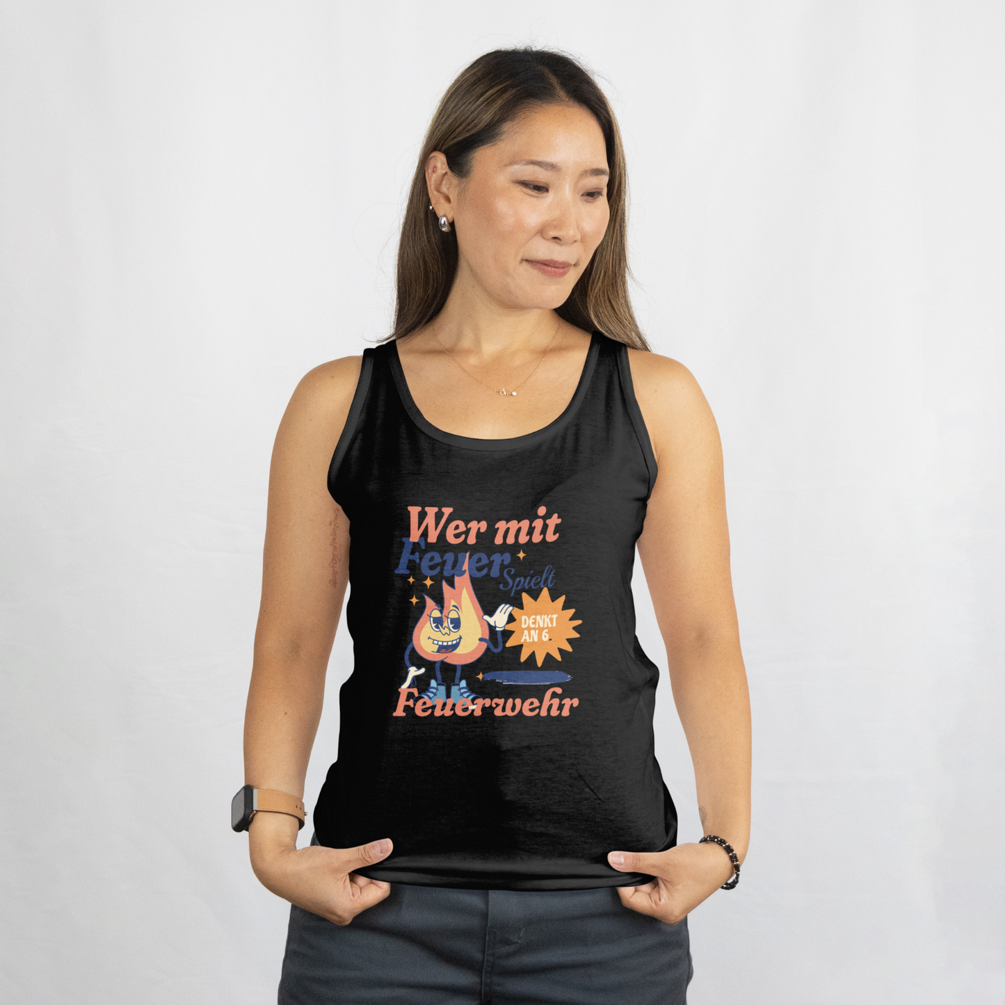 Wer mit Feuer spielt Tanktop Women